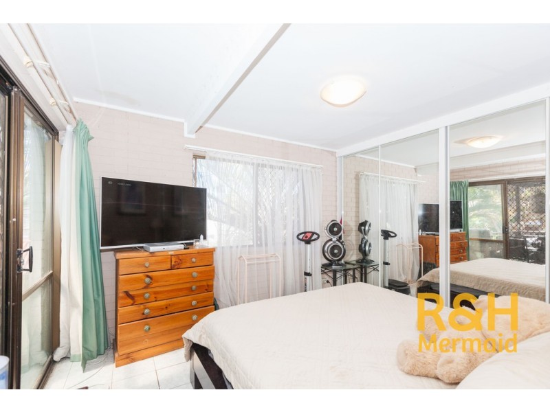 32 CRONULLA AVENUE, Mermaid Beach QLD 4218