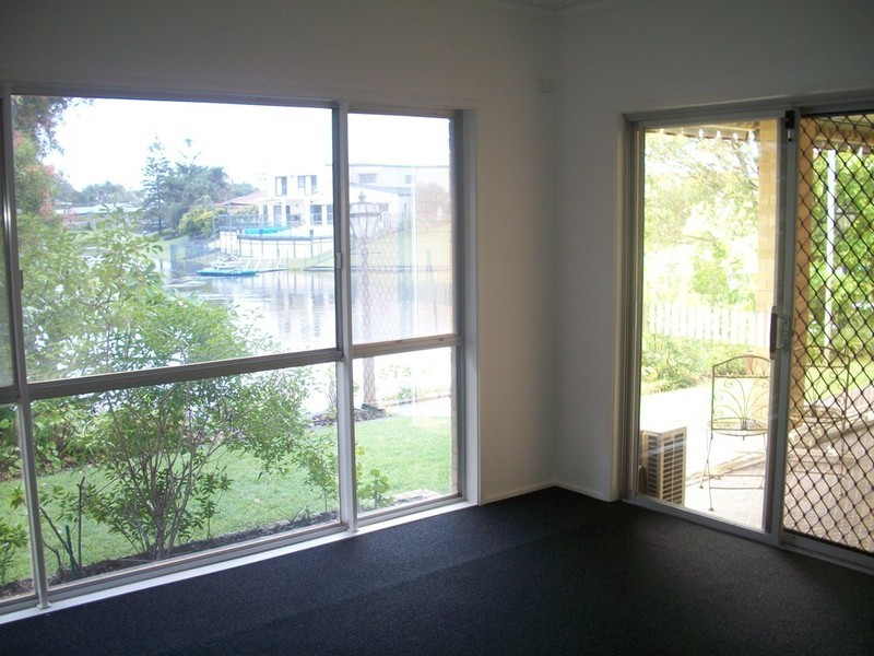 9 La Scala Court, Isle Of Capri QLD 4217