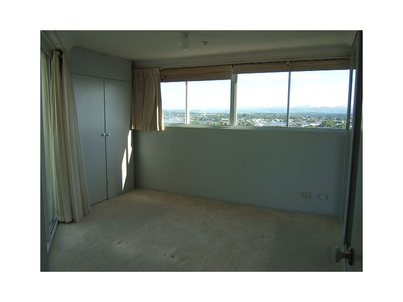 56 Hooker Blvd, Mermaid Waters QLD 4218