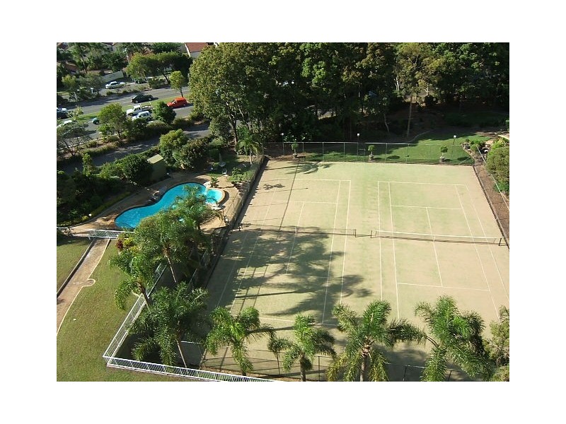 56 Hooker Blvd, Mermaid Waters QLD 4218