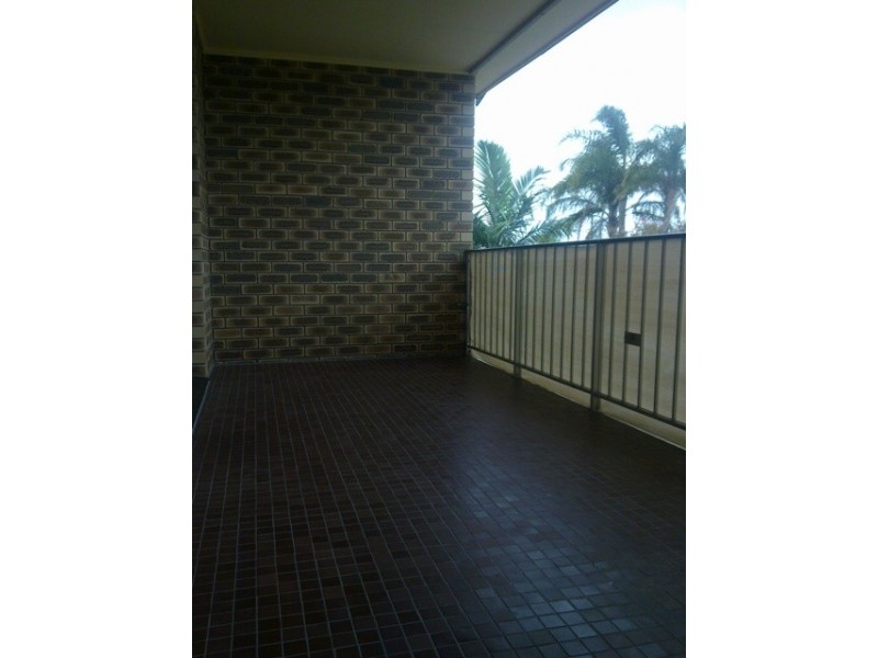 2/18 Adams Avenue, Miami QLD 4220