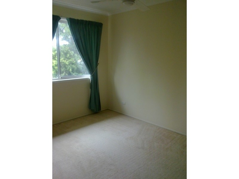 2/18 Adams Avenue, Miami QLD 4220