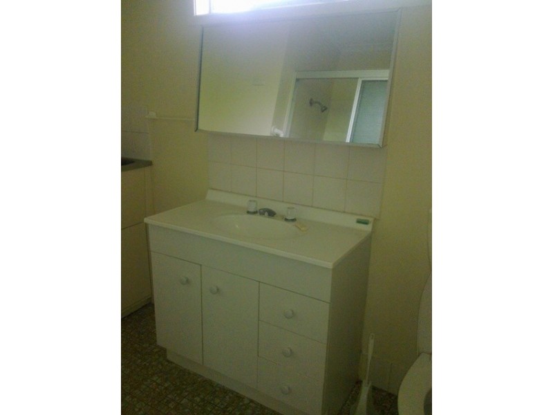 2/18 Adams Avenue, Miami QLD 4220