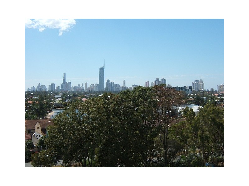 56 Hooker Blvd, Mermaid Waters QLD 4218