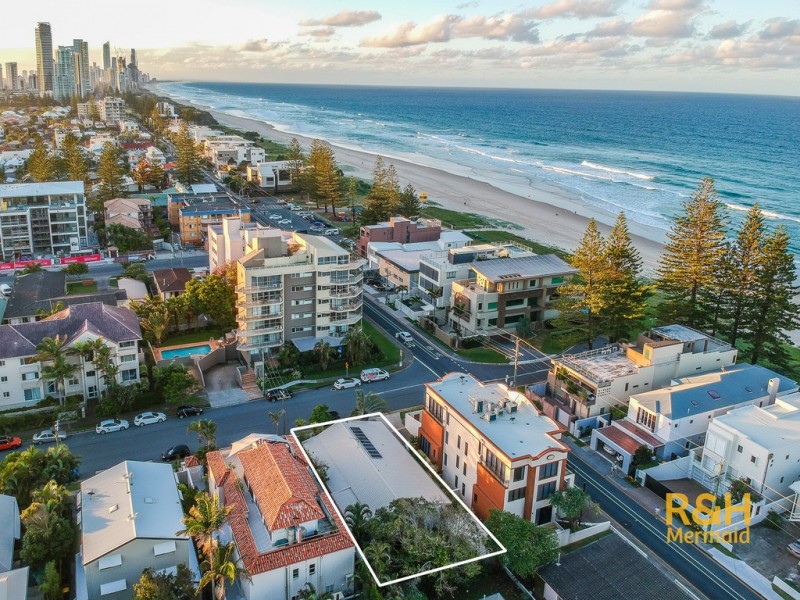 6 FRANCIS STREET, Mermaid Beach QLD 4218