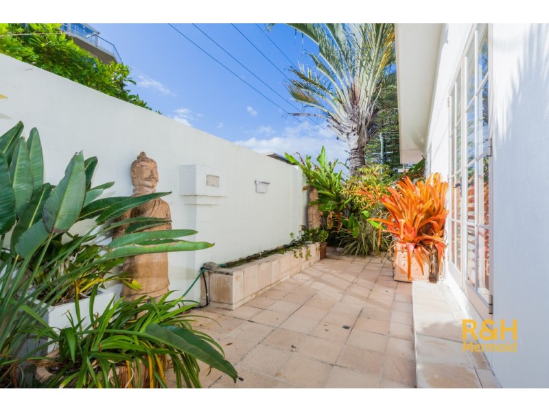 6 FRANCIS STREET, Mermaid Beach QLD 4218