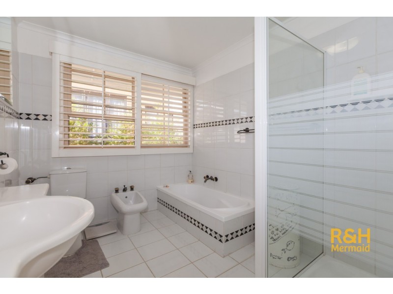 6 FRANCIS STREET, Mermaid Beach QLD 4218