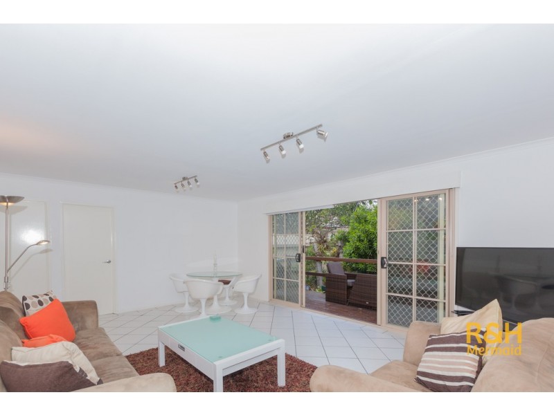 6 FRANCIS STREET, Mermaid Beach QLD 4218