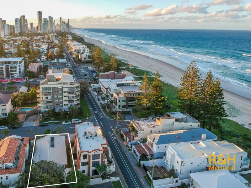 6 FRANCIS STREET, Mermaid Beach QLD 4218