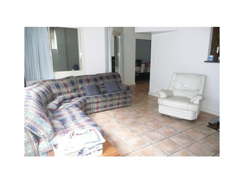 2/18 Redondo Avenue, Miami QLD 4220