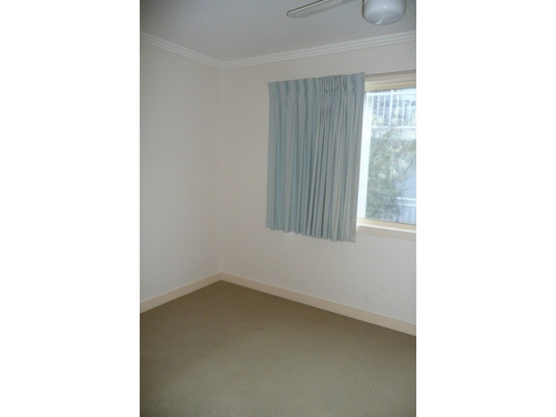 2/18 Redondo Avenue, Miami QLD 4220