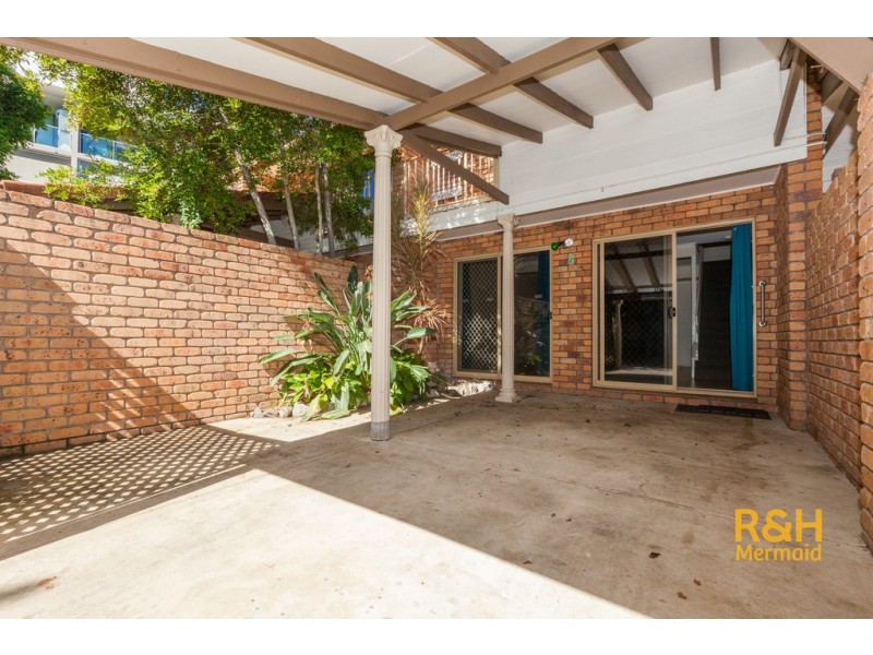 8/9 EADY AVENUE, Broadbeach Waters QLD 4218