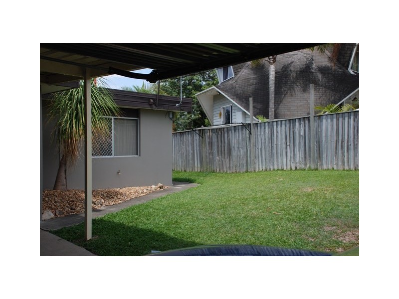 20 Raymond Avenue, Bundall QLD 4217