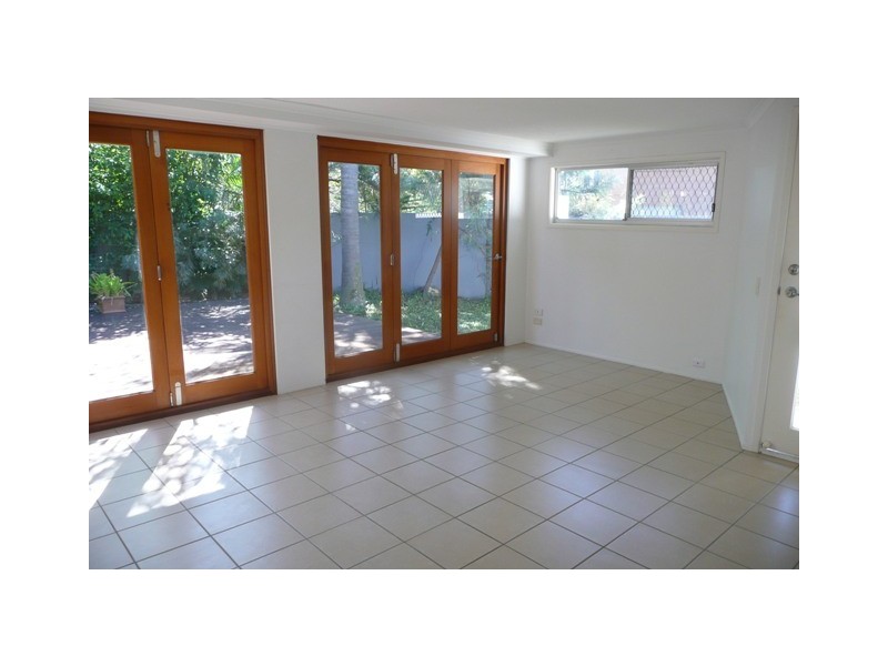 70 Bardon Avenue, Miami QLD 4220