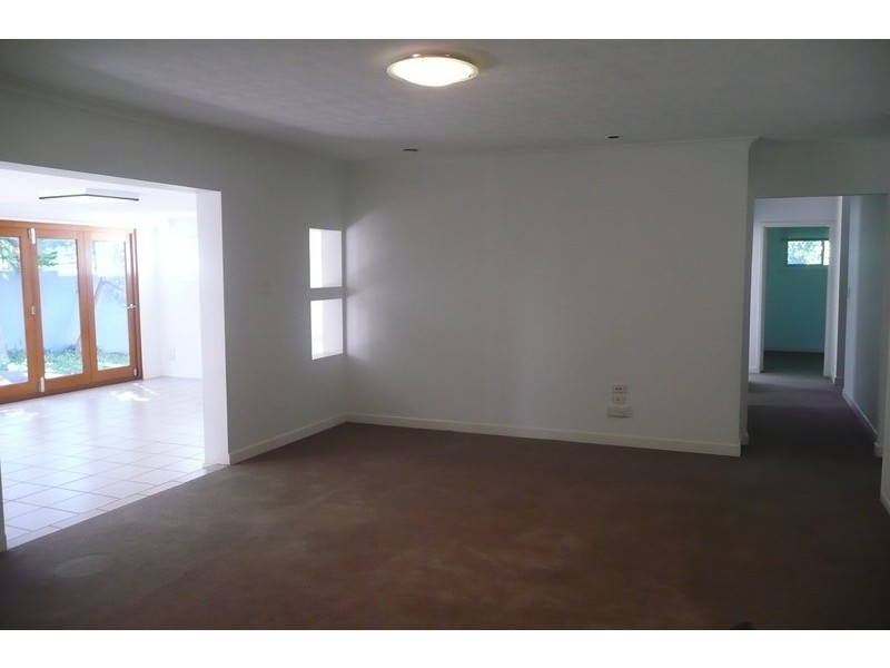 70 Bardon Avenue, Miami QLD 4220