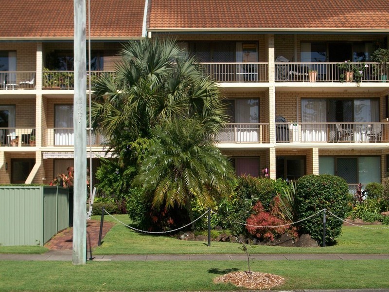 15/24 Chelsea Avenue, Broadbeach QLD 4218