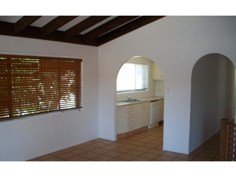 2/2052 Gold Coast Highway, Miami QLD 4220