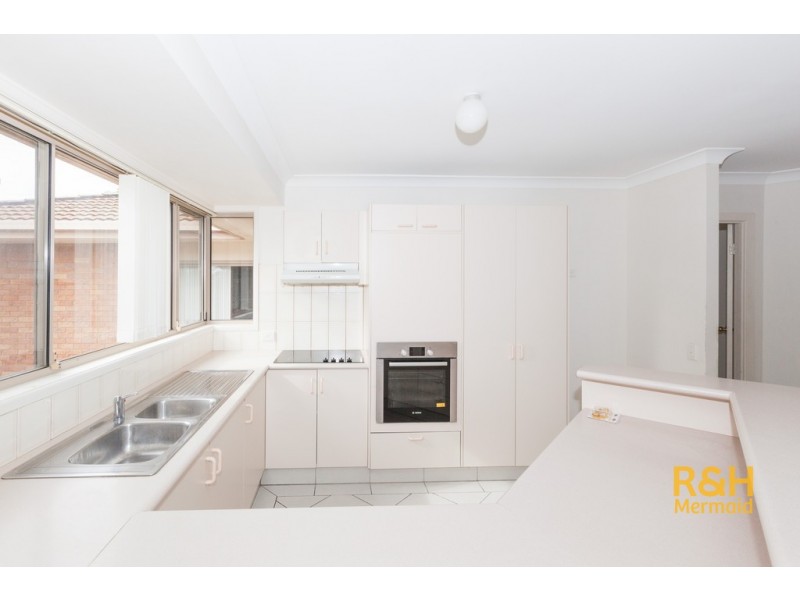 11 SEAVIEW PARADE, Elanora QLD 4221