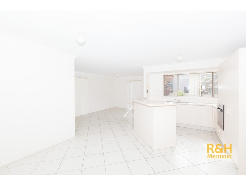 11 SEAVIEW PARADE, Elanora QLD 4221