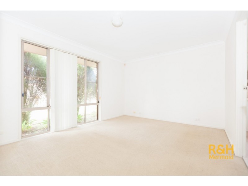 11 SEAVIEW PARADE, Elanora QLD 4221