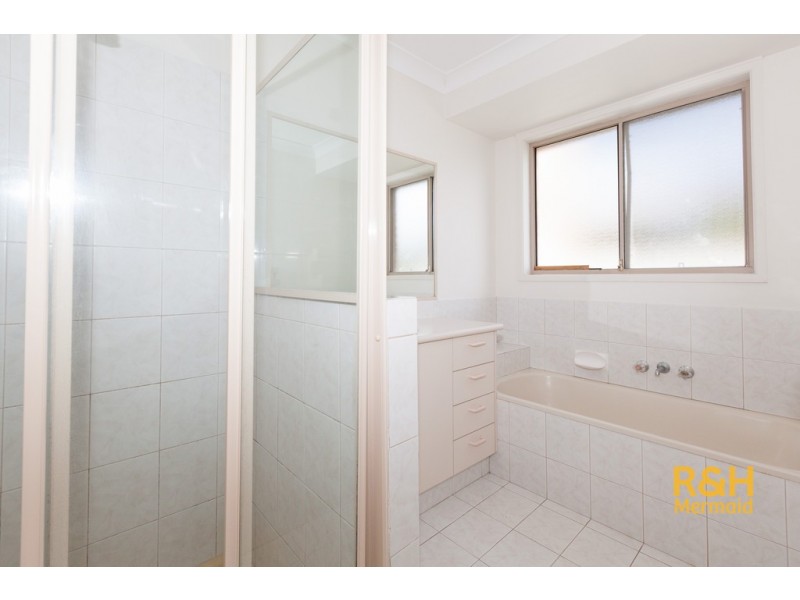 11 SEAVIEW PARADE, Elanora QLD 4221