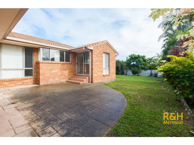 11 SEAVIEW PARADE, Elanora QLD 4221