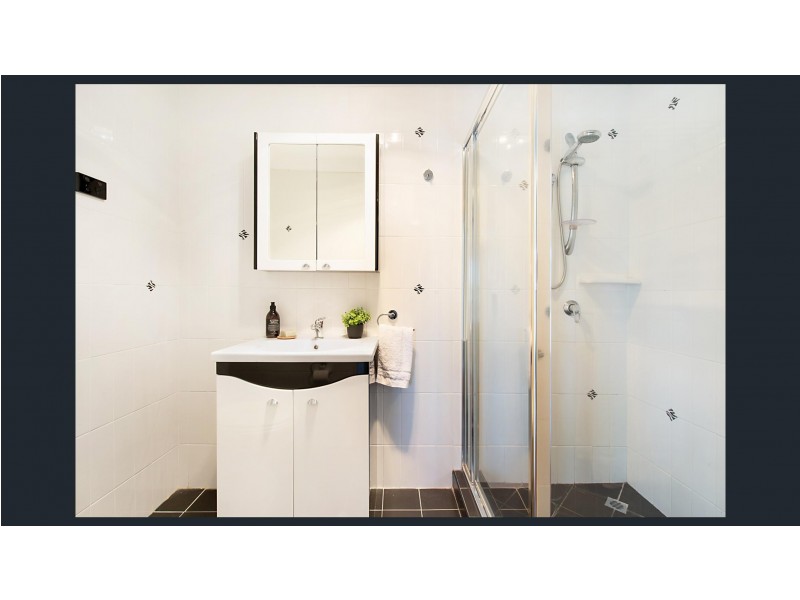 50 ALLAMBI AVENUE, Broadbeach Waters QLD 4218