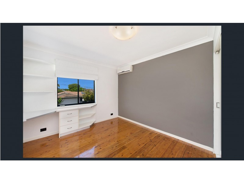 50 ALLAMBI AVENUE, Broadbeach Waters QLD 4218