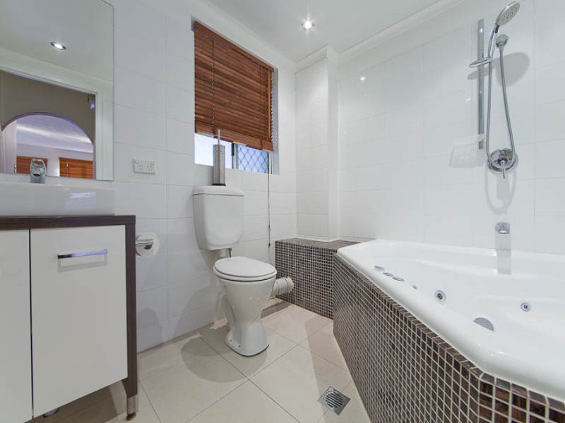 1/2279 Gold Coast Highway, Mermaid Beach QLD 4218