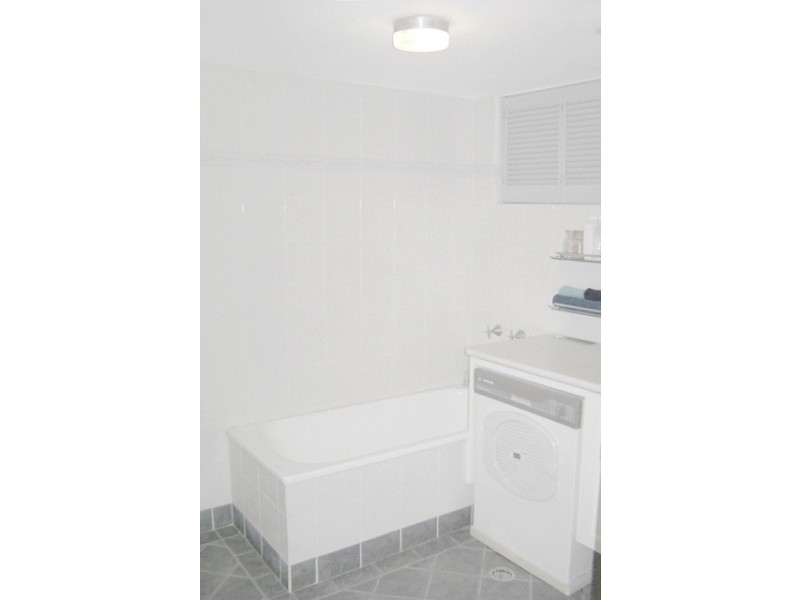 2/30 Duet Drive, Mermaid Waters QLD 4218