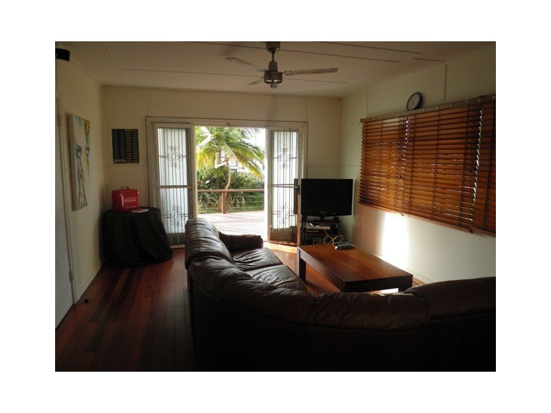 74 Hedges Avenue, Mermaid Beach QLD 4218