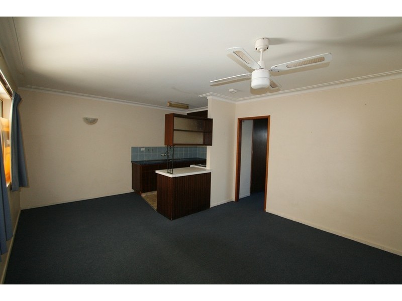 2/10 Adori Street, Chevron Island QLD 4217