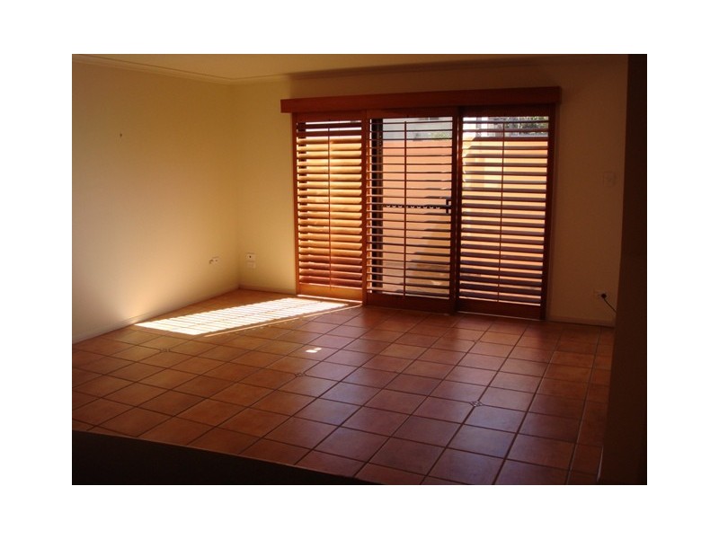 2/12  Lavarack Road, Mermaid Beach QLD 4218