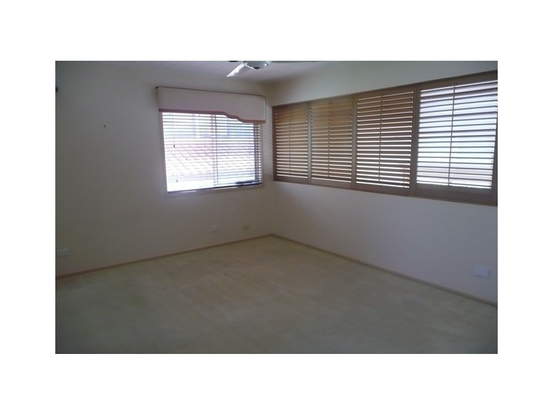 4b Ventura Road, Mermaid Beach QLD 4218