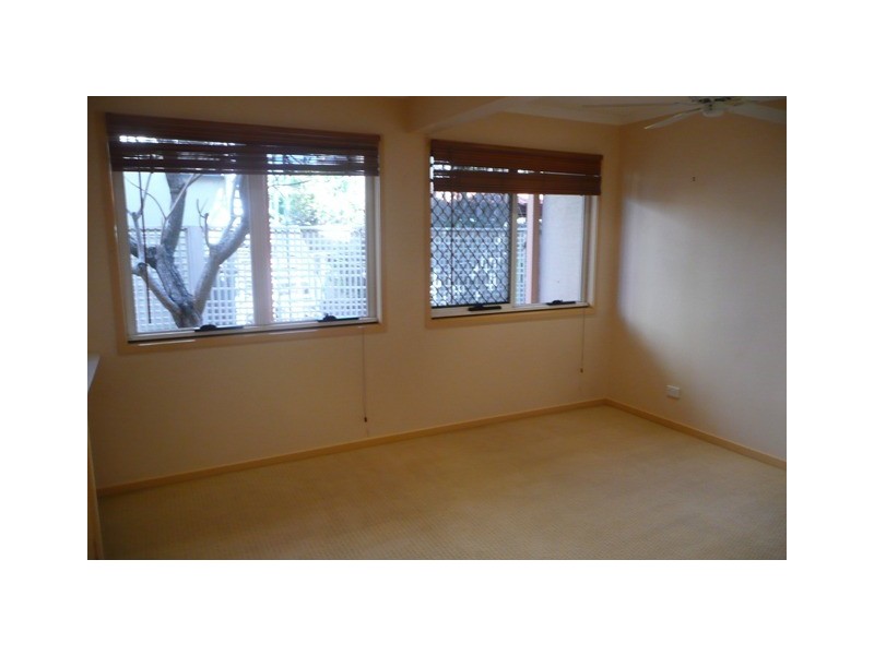 4b Ventura Road, Mermaid Beach QLD 4218