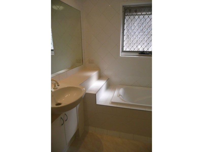 4b Ventura Road, Mermaid Beach QLD 4218