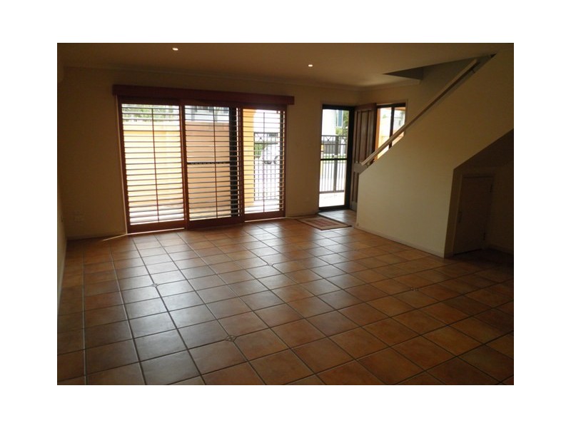 12 Lavarack Road, Mermaid Beach QLD 4218