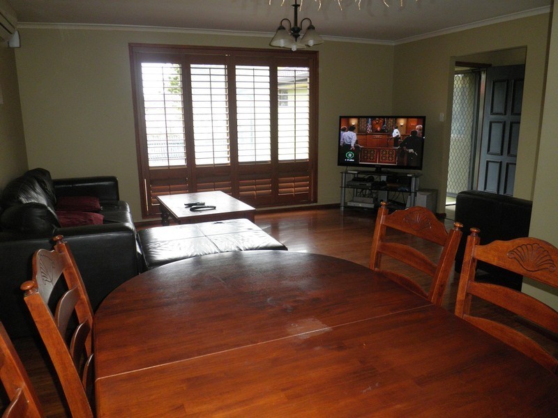 6 Firmin Court, Mermaid Waters QLD 4218