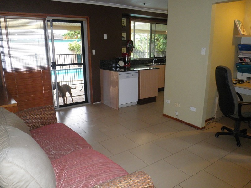 6 Firmin Court, Mermaid Waters QLD 4218