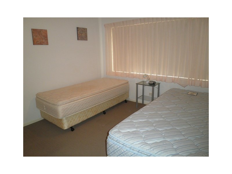 2/17 Seashell Avenue, Mermaid Beach QLD 4218