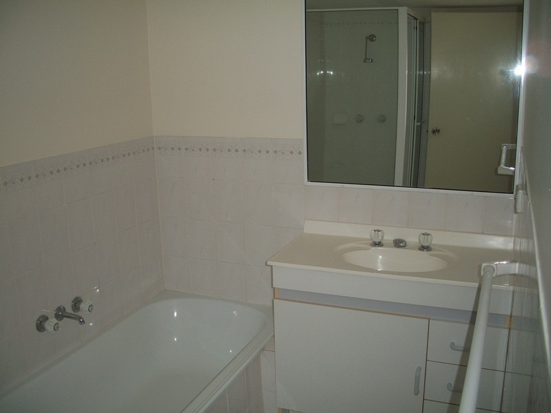 8/21 Bullimah Avenue, Burleigh Heads QLD 4220