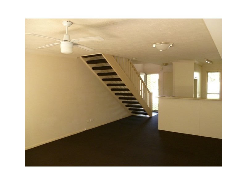 12/215 Cottesloe Drive, Mermaid Waters QLD 4218