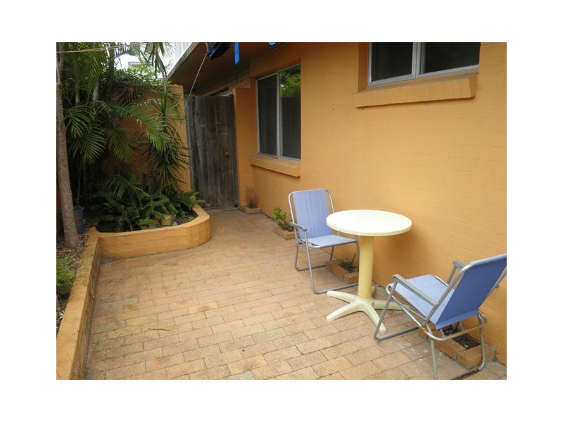 1/196 Hedges Avenue, Mermaid Beach QLD 4218