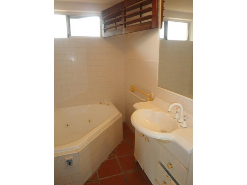 1/196 Hedges Avenue, Mermaid Beach QLD 4218