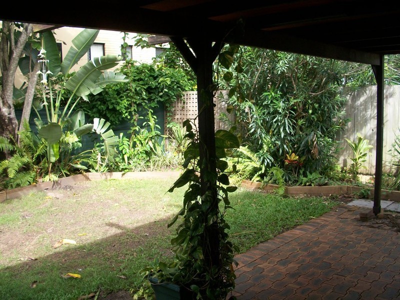 2/2295 GOLD COAST HIGHWAY, Mermaid Beach QLD 4218