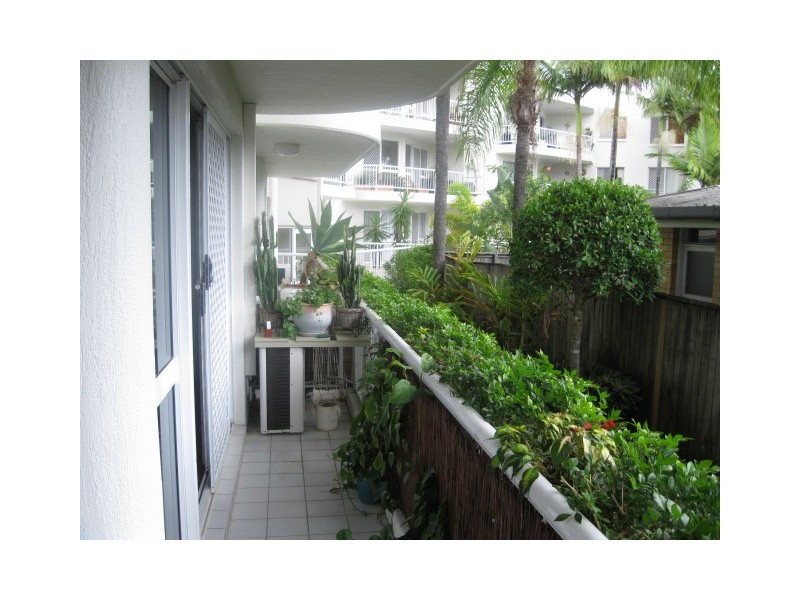 Unit 2 98 Seagull Avenue, Mermaid Beach QLD 4218