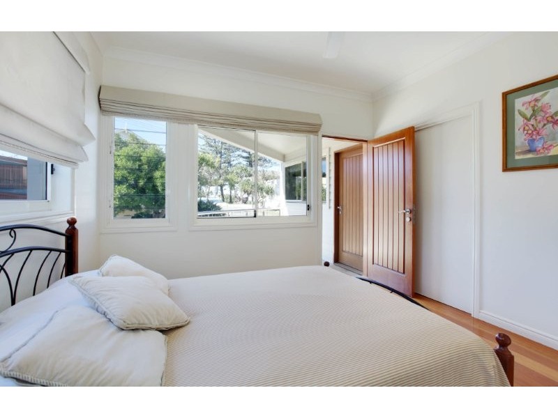 98 Hedges Avenue, Mermaid Beach QLD 4218