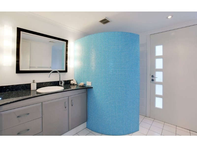 98 Hedges Avenue, Mermaid Beach QLD 4218