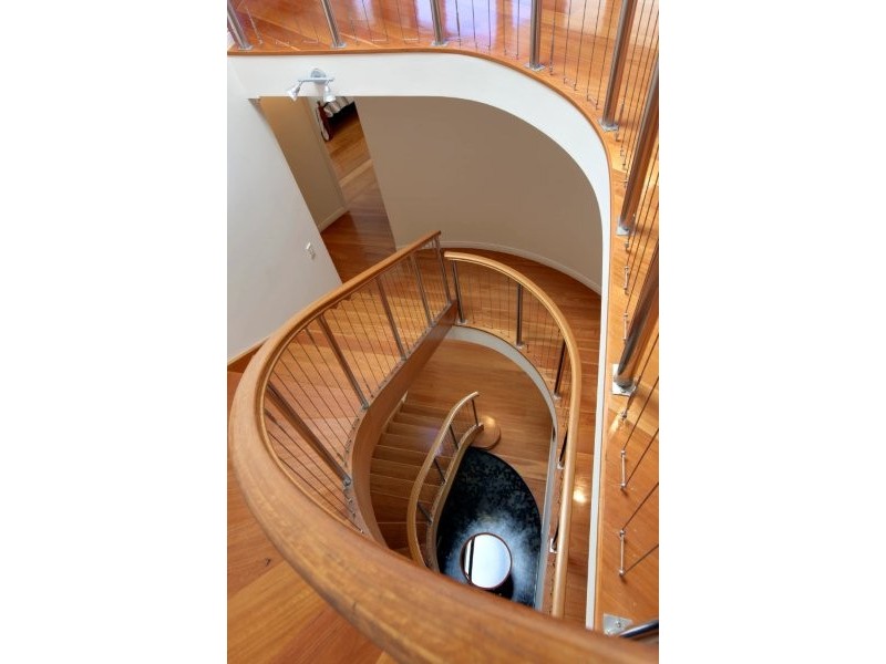 98 Hedges Avenue, Mermaid Beach QLD 4218