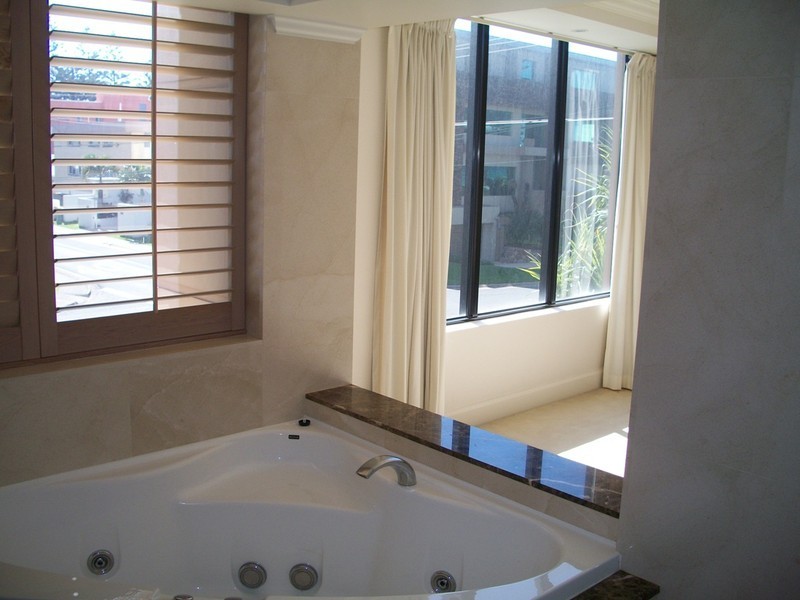 146b HEDGES AVENUE, Mermaid Beach QLD 4218